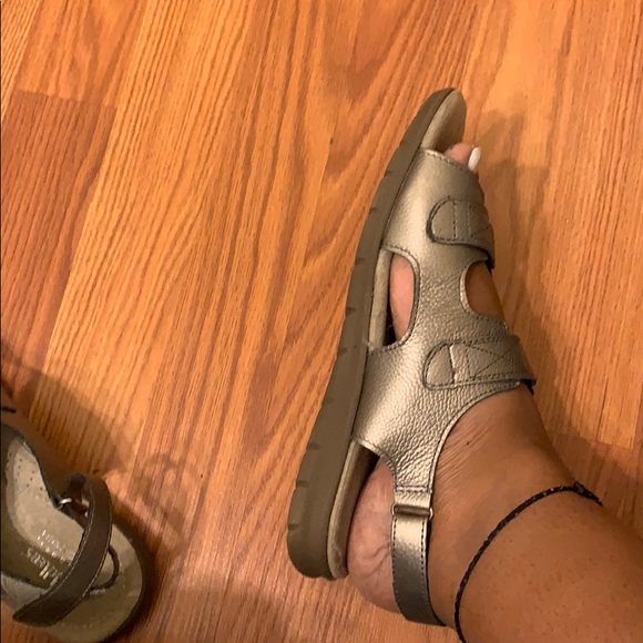 Sandals - Picture 3 of 5